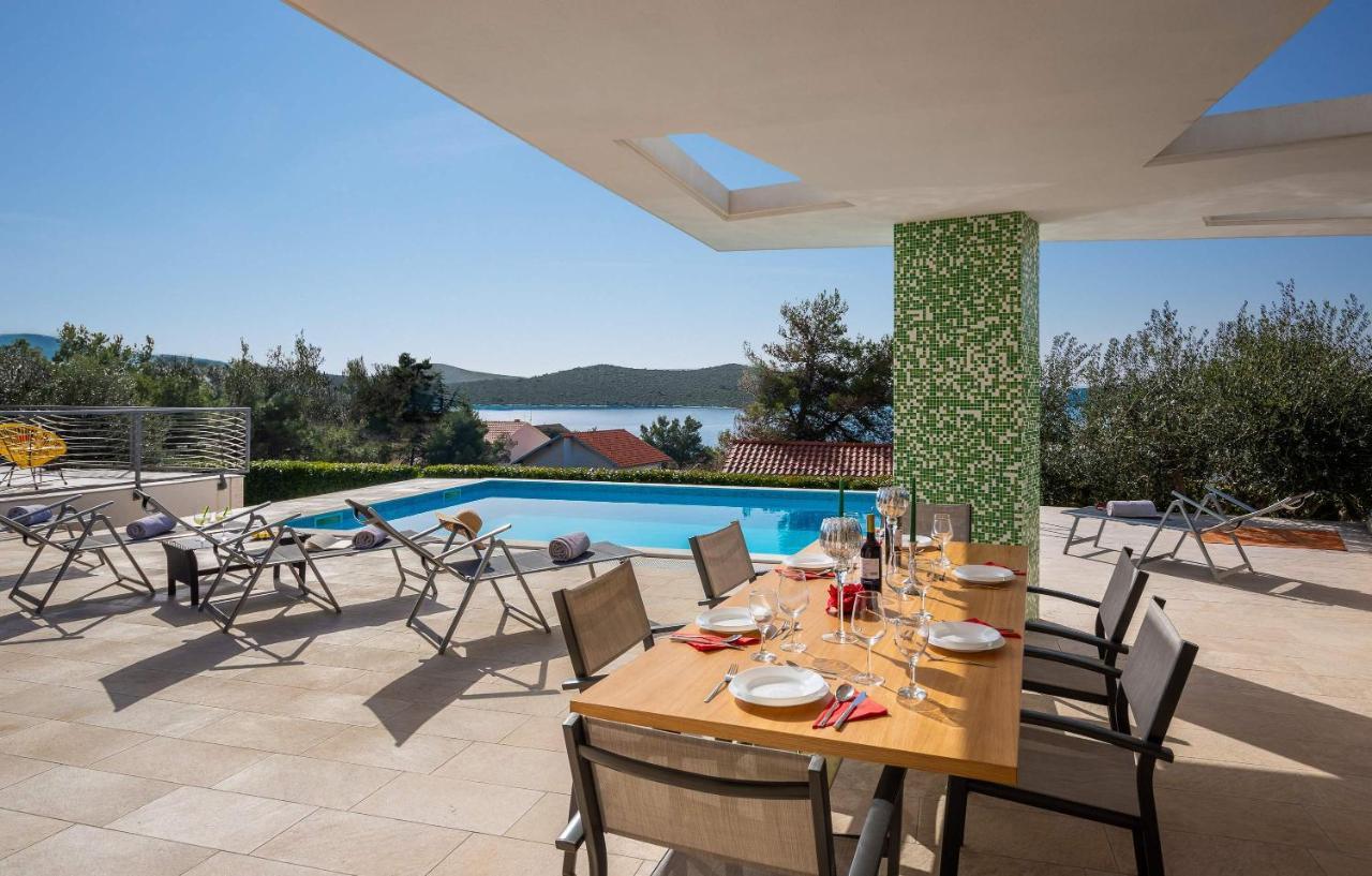 Villa Tela With Pool 자보리치 외부 사진
