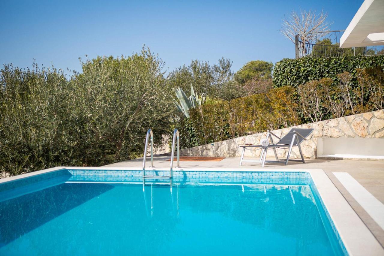 Villa Tela With Pool 자보리치 외부 사진